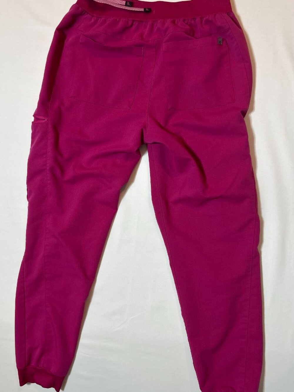Fabletics On-Call Scrub Jogger Pants; Pink-Fuschia; Drawstring; Size M - Picture 8 of 9